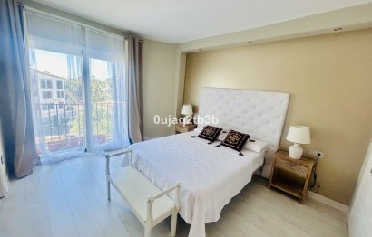 Resale - Apartment - Middle Floor Apartment - Marbella - Puerto Banús