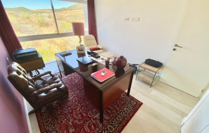 Resale - Apartment - Middle Floor Apartment - Estepona - Estepona Centro