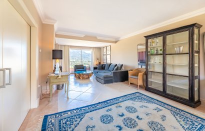 Resale - Apartment - Penthouse - Marbella - Nueva Andalucia