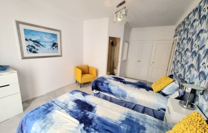 Resale - Apartment - Middle Floor Apartment - Marbella - Puerto Banús