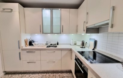 Resale - Apartment - Middle Floor Apartment - Marbella - Puerto Banús