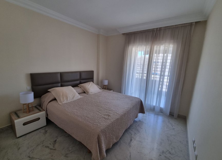 Resale - Apartment - Middle Floor Apartment - Marbella - Puerto Banús