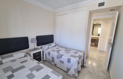 Resale - Apartment - Middle Floor Apartment - Marbella - Puerto Banús