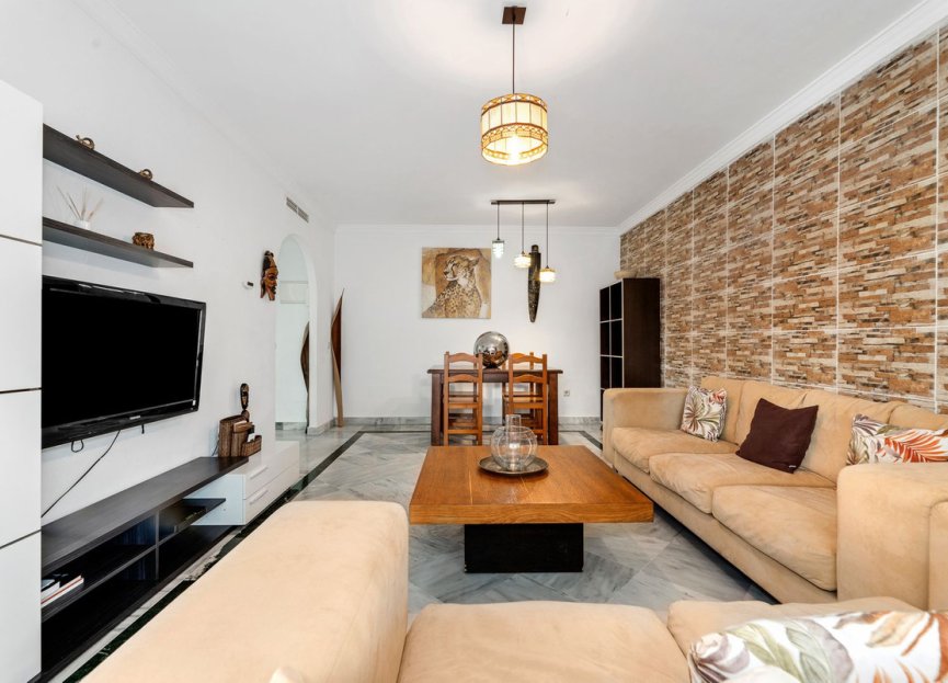 Resale - Apartment - Ground Floor Apartment - Marbella - Nueva Andalucia