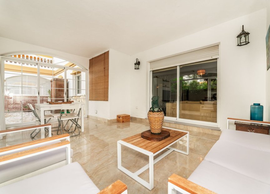 Resale - Apartment - Ground Floor Apartment - Marbella - Nueva Andalucia