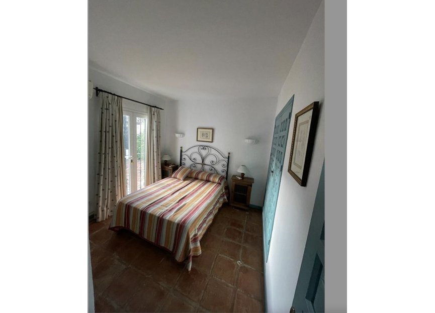 Resale - House - Detached Villa - Estepona - Estepona Centro