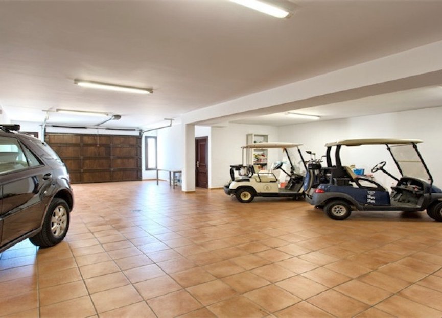 Resale - House - Detached Villa - Benahavís - Benahavís Centro