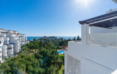 Resale - Apartment - Middle Floor Apartment - Marbella - Puerto Banús