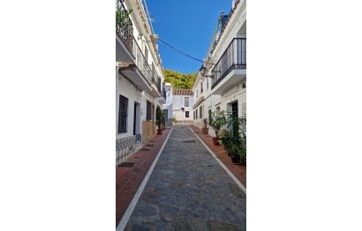 Resale - House - Semi-Detached House - Marbella - Marbella Centro