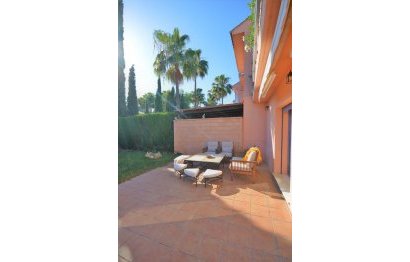 Resale - House - Semi-Detached House - Marbella - Nueva Andalucia