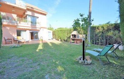 Resale - House - Semi-Detached House - Marbella - Nueva Andalucia