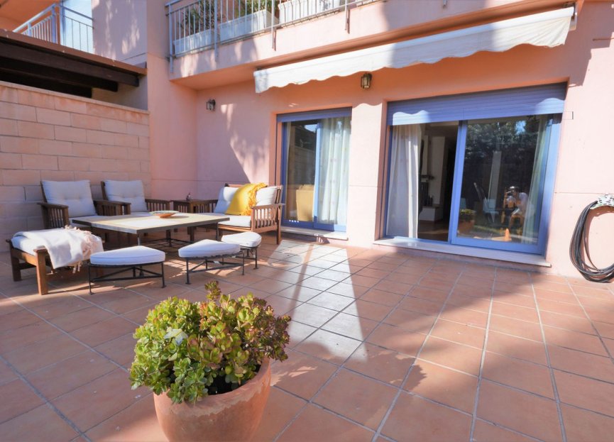 Resale - House - Semi-Detached House - Marbella - Nueva Andalucia