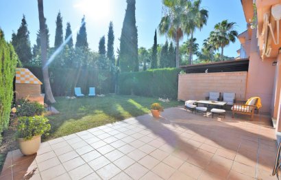 Resale - House - Semi-Detached House - Marbella - Nueva Andalucia