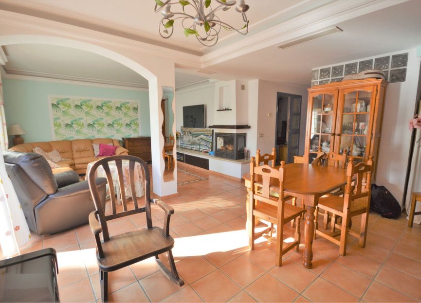 Resale - House - Semi-Detached House - Marbella - Nueva Andalucia