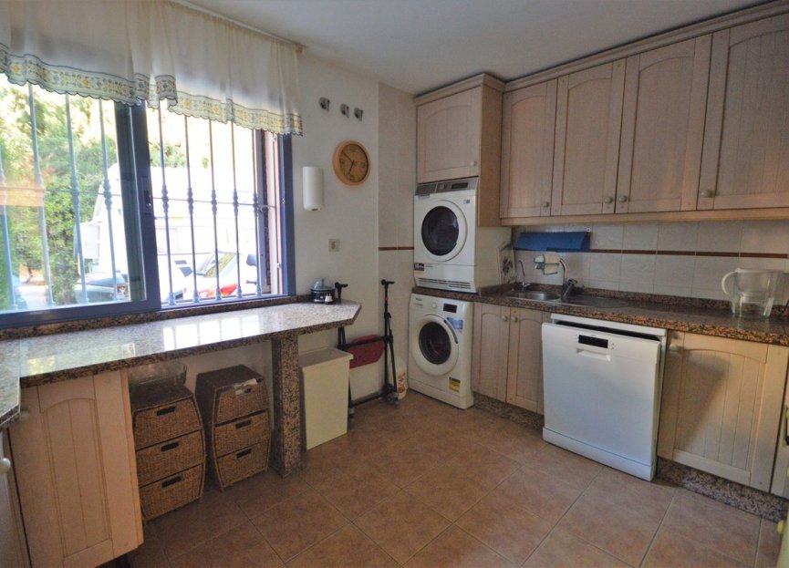 Resale - House - Semi-Detached House - Marbella - Nueva Andalucia