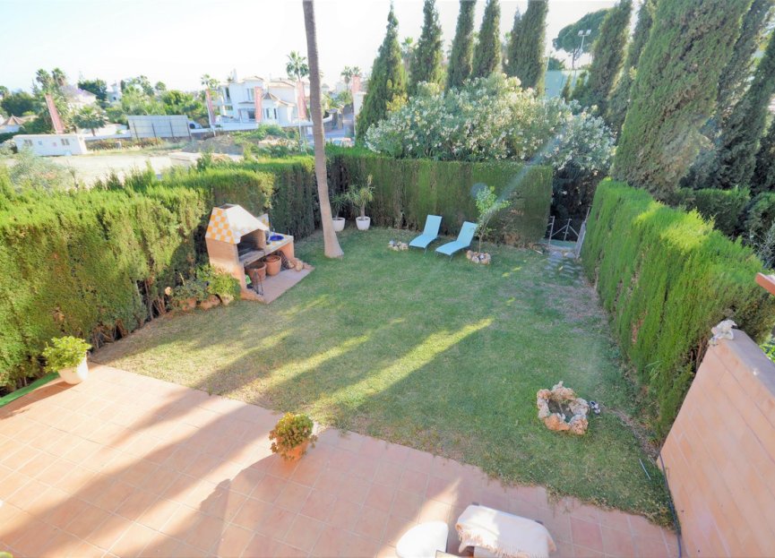 Resale - House - Semi-Detached House - Marbella - Nueva Andalucia