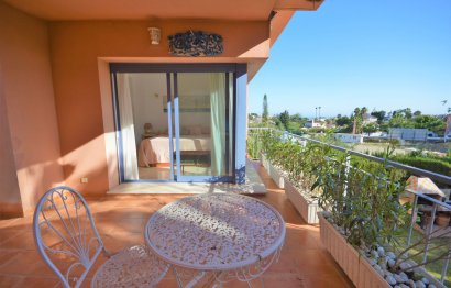 Resale - House - Semi-Detached House - Marbella - Nueva Andalucia