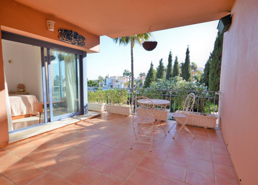 Resale - House - Semi-Detached House - Marbella - Nueva Andalucia