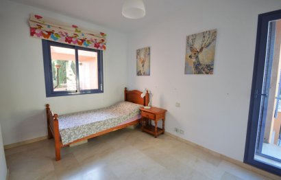 Resale - House - Semi-Detached House - Marbella - Nueva Andalucia