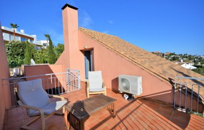 Resale - House - Semi-Detached House - Marbella - Nueva Andalucia