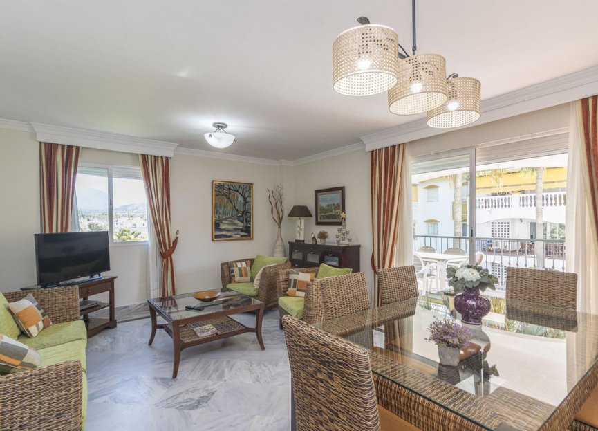 Resale - Apartment - Middle Floor Apartment - Marbella - Nueva Andalucia