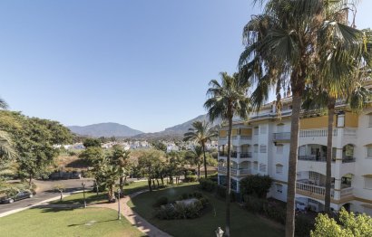 Resale - Apartment - Middle Floor Apartment - Marbella - Nueva Andalucia