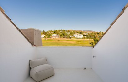 Resale - Apartment - Top Floor Apartment - Marbella - Nueva Andalucia