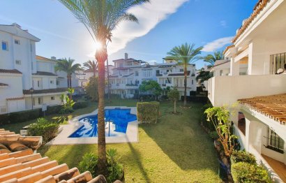 Resale - Apartment - Middle Floor Apartment - Marbella - Nueva Andalucia