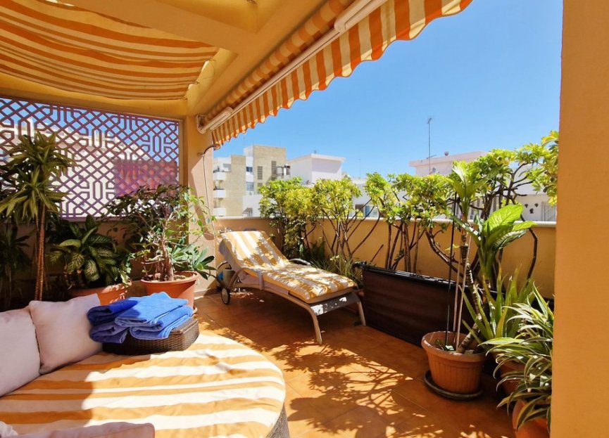 Resale - Apartment - Middle Floor Apartment - Marbella - Nueva Andalucia