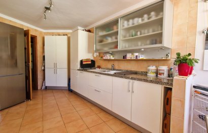 Resale - Apartment - Middle Floor Apartment - Marbella - Nueva Andalucia