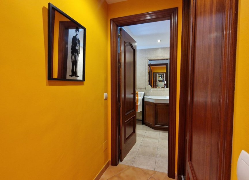 Resale - Apartment - Middle Floor Apartment - Marbella - Nueva Andalucia