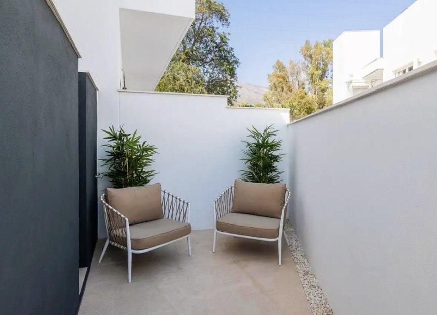 Resale - House - Semi-Detached House - Marbella - Nueva Andalucia