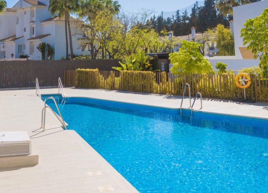 Resale - House - Semi-Detached House - Marbella - Nueva Andalucia