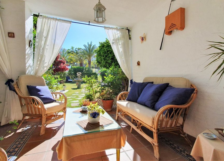 Resale - House - Semi-Detached House - Estepona - Selwo