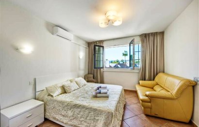 Resale - Apartment - Middle Floor Apartment - Marbella - Puerto Banús