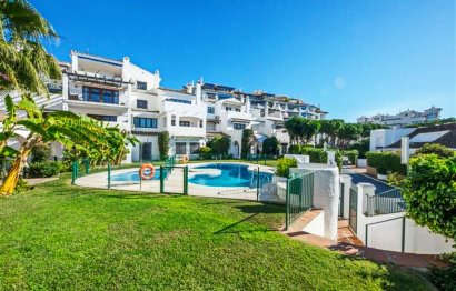 Resale - Apartment - Middle Floor Apartment - Marbella - Puerto Banús