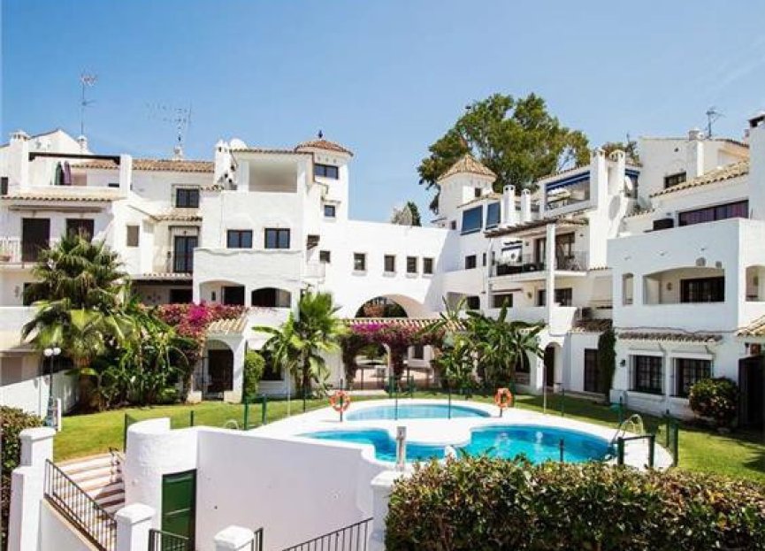 Resale - Apartment - Middle Floor Apartment - Marbella - Puerto Banús