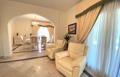 Resale - House - Detached Villa - Marbella - Puerto Banús