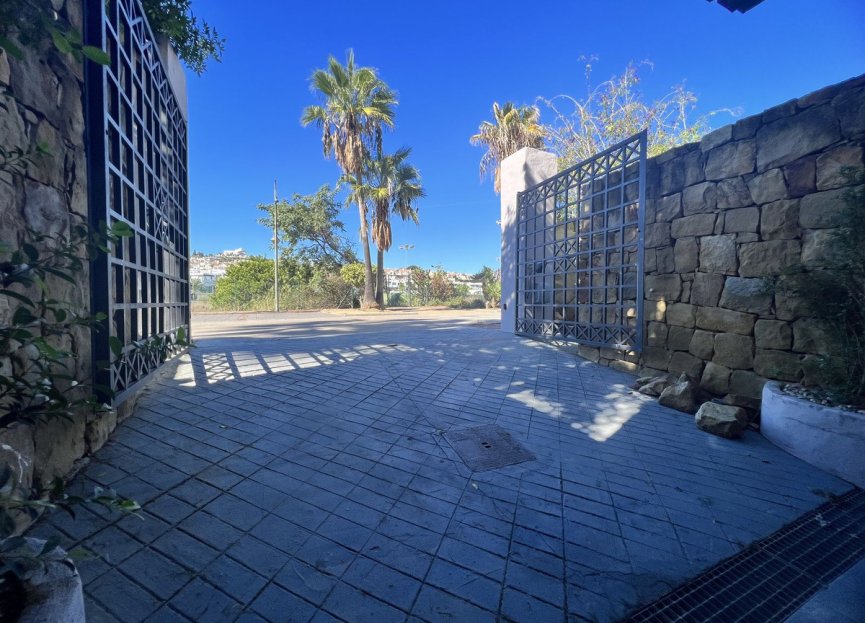 Resale - House - Detached Villa - Estepona - New Golden Mile