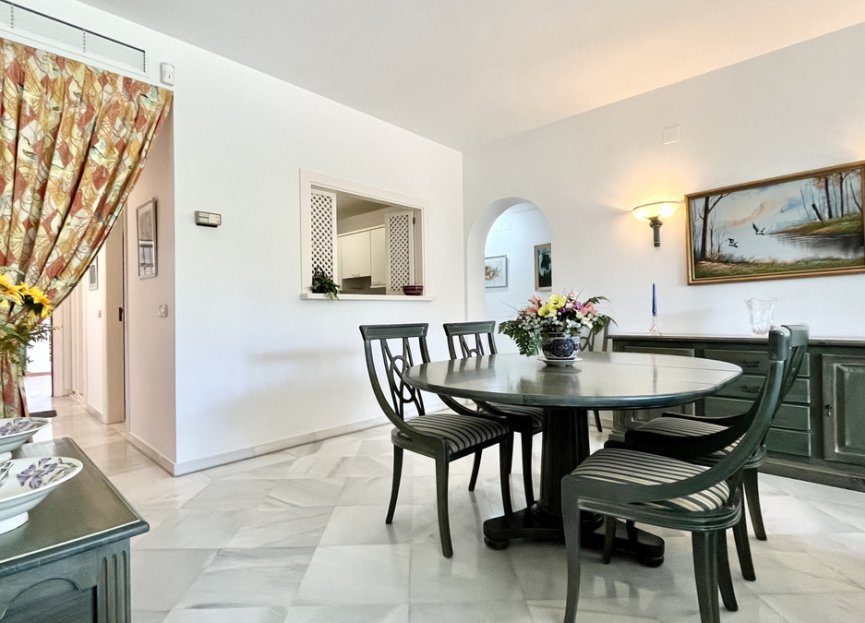 Resale - Apartment - Ground Floor Apartment - Marbella - The Golden Mile