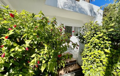 Resale - Apartment - Ground Floor Apartment - Marbella - The Golden Mile