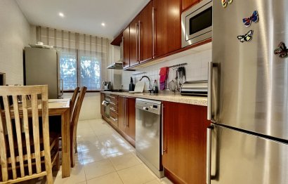 Resale - Apartment - Ground Floor Apartment - Marbella - The Golden Mile