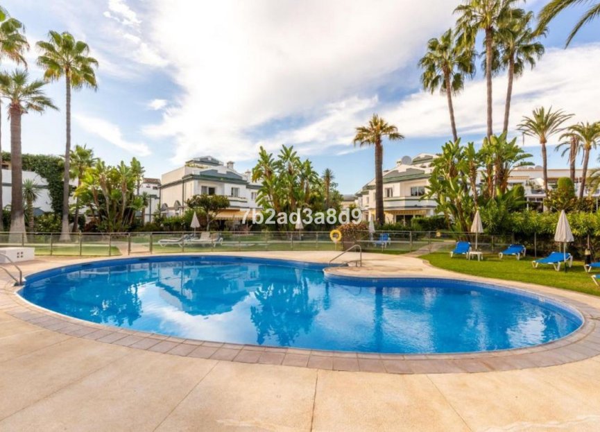 Resale - Apartment - Middle Floor Apartment - Estepona - New Golden Mile