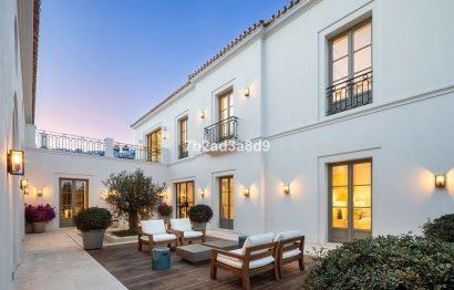 Resale - House - Detached Villa - Marbella - Nueva Andalucia