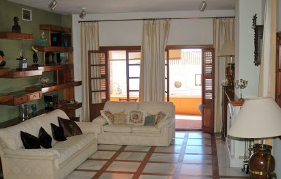 Resale - House - Detached Villa - Estepona - Estepona Centro