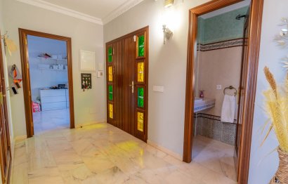 Resale - House - Detached Villa - Estepona