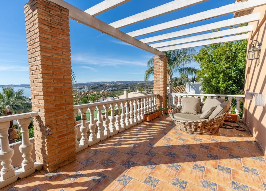 Resale - House - Detached Villa - Estepona