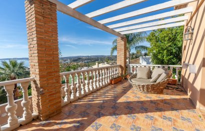 Resale - House - Detached Villa - Estepona