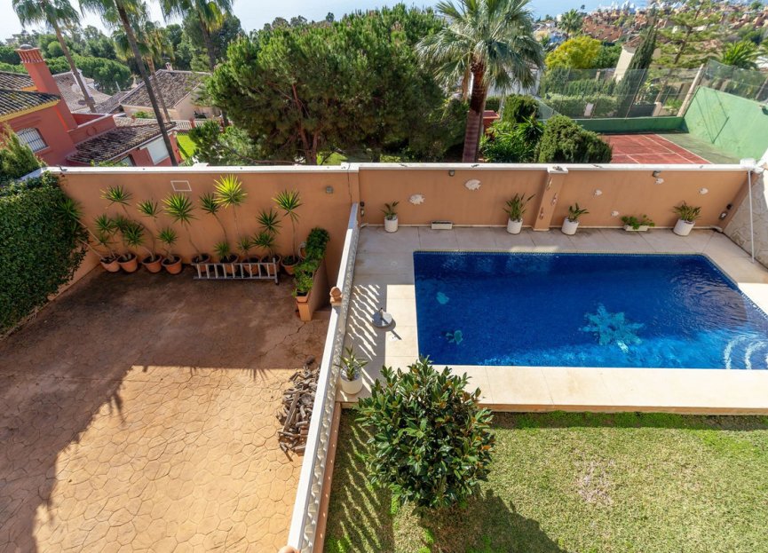 Resale - House - Detached Villa - Estepona