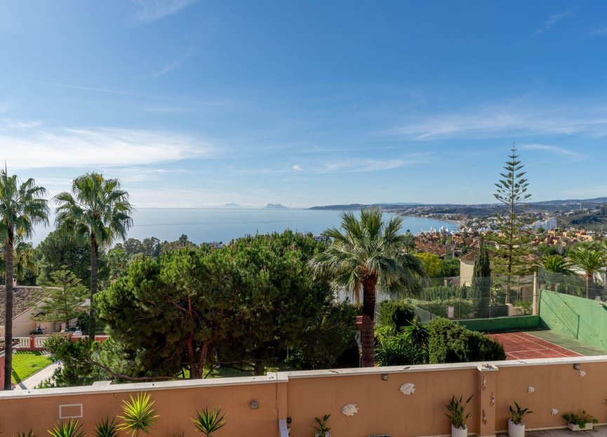 Resale - House - Detached Villa - Estepona